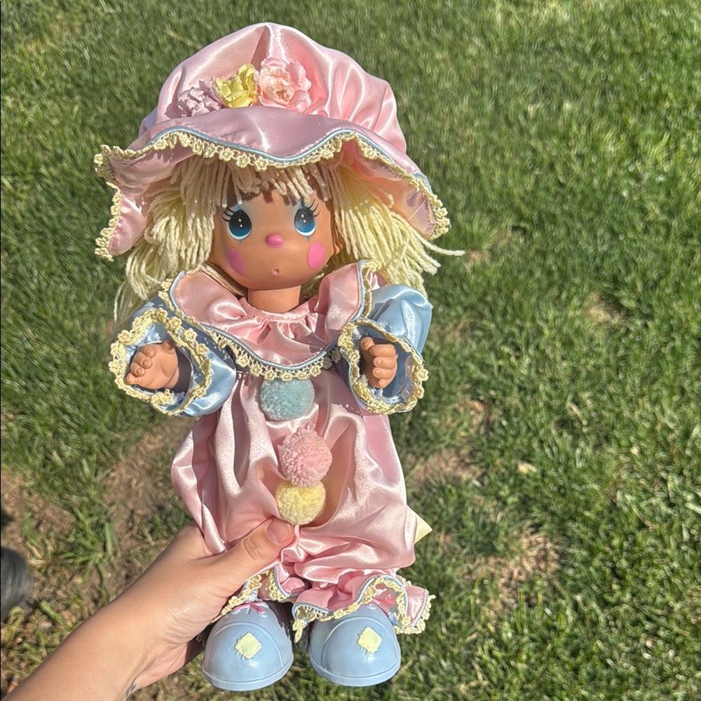 RARE 2004 vintage collectible Precious Moments Balloon Surprise Clown Doll